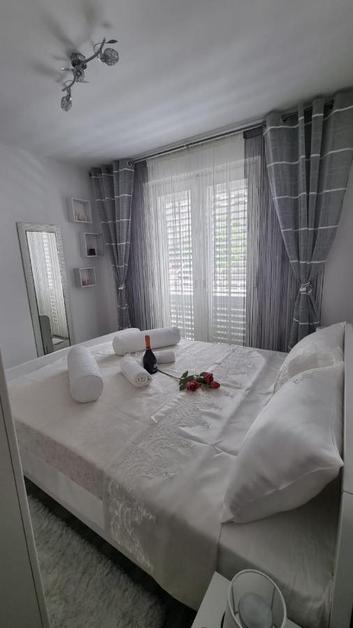 Apartman Nikol Makarska Exteriör bild